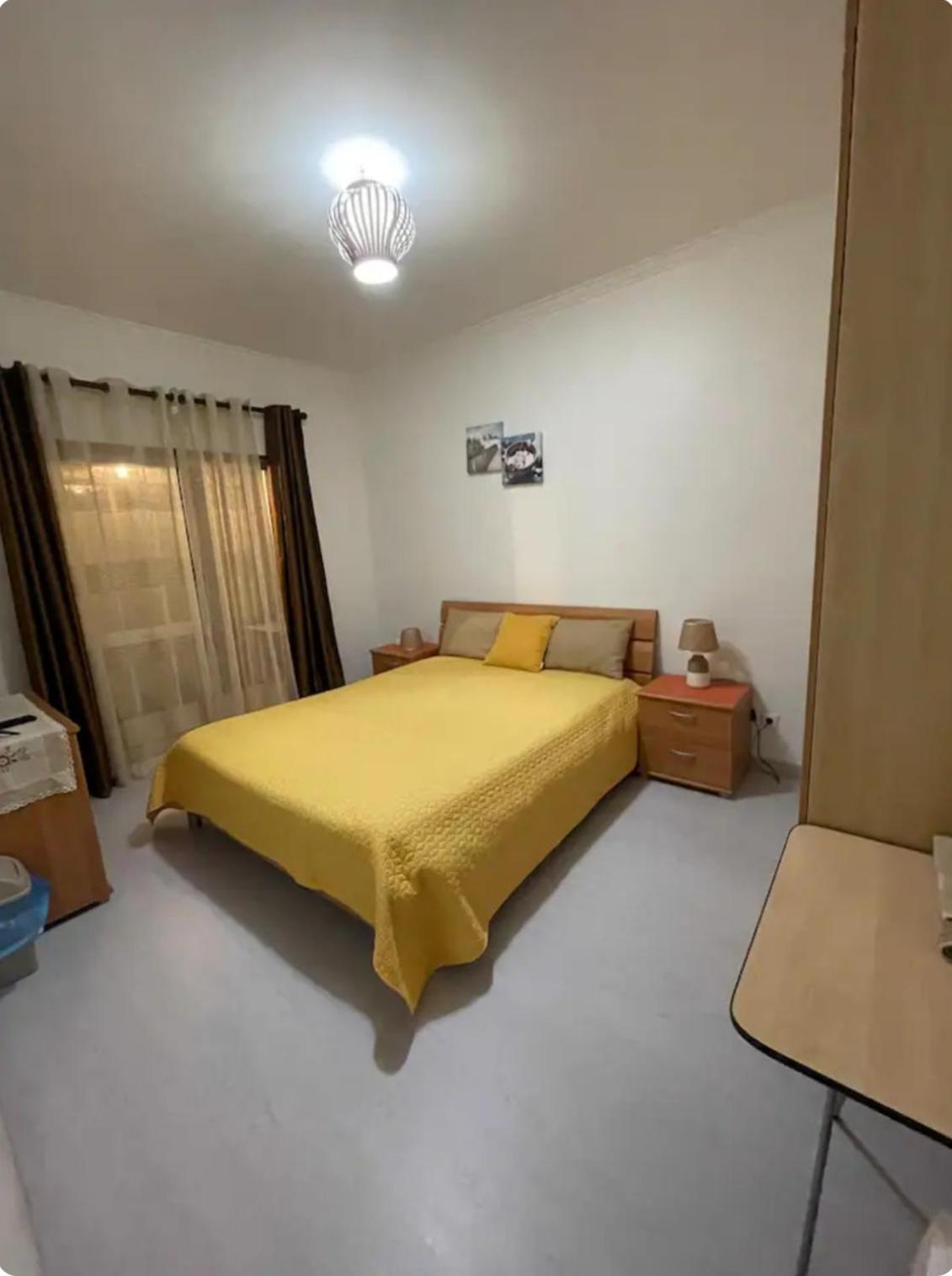 Ferienwohnung Quarto Calmo E Acolhedor Almada Exterior foto