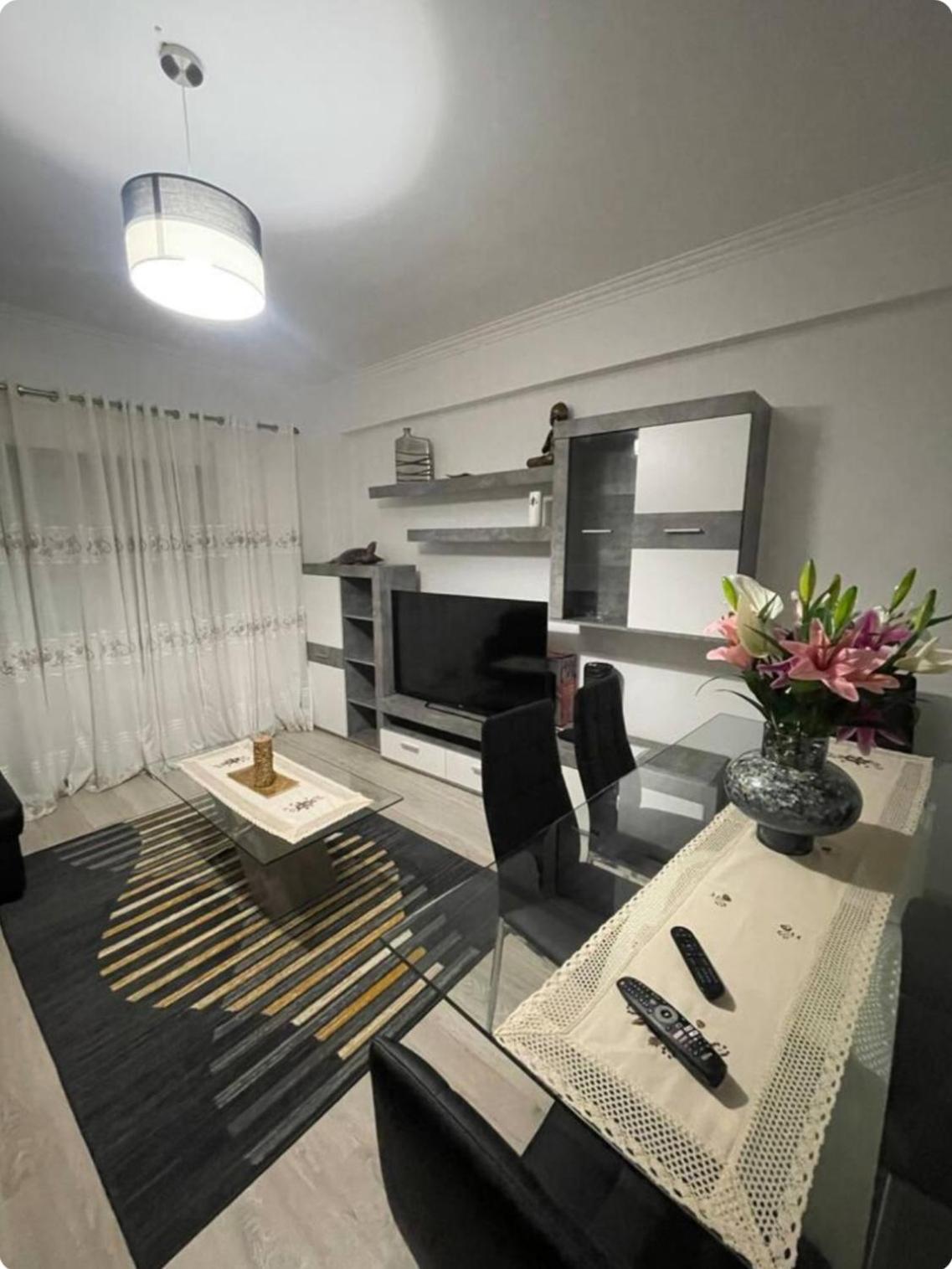 Ferienwohnung Quarto Calmo E Acolhedor Almada Exterior foto