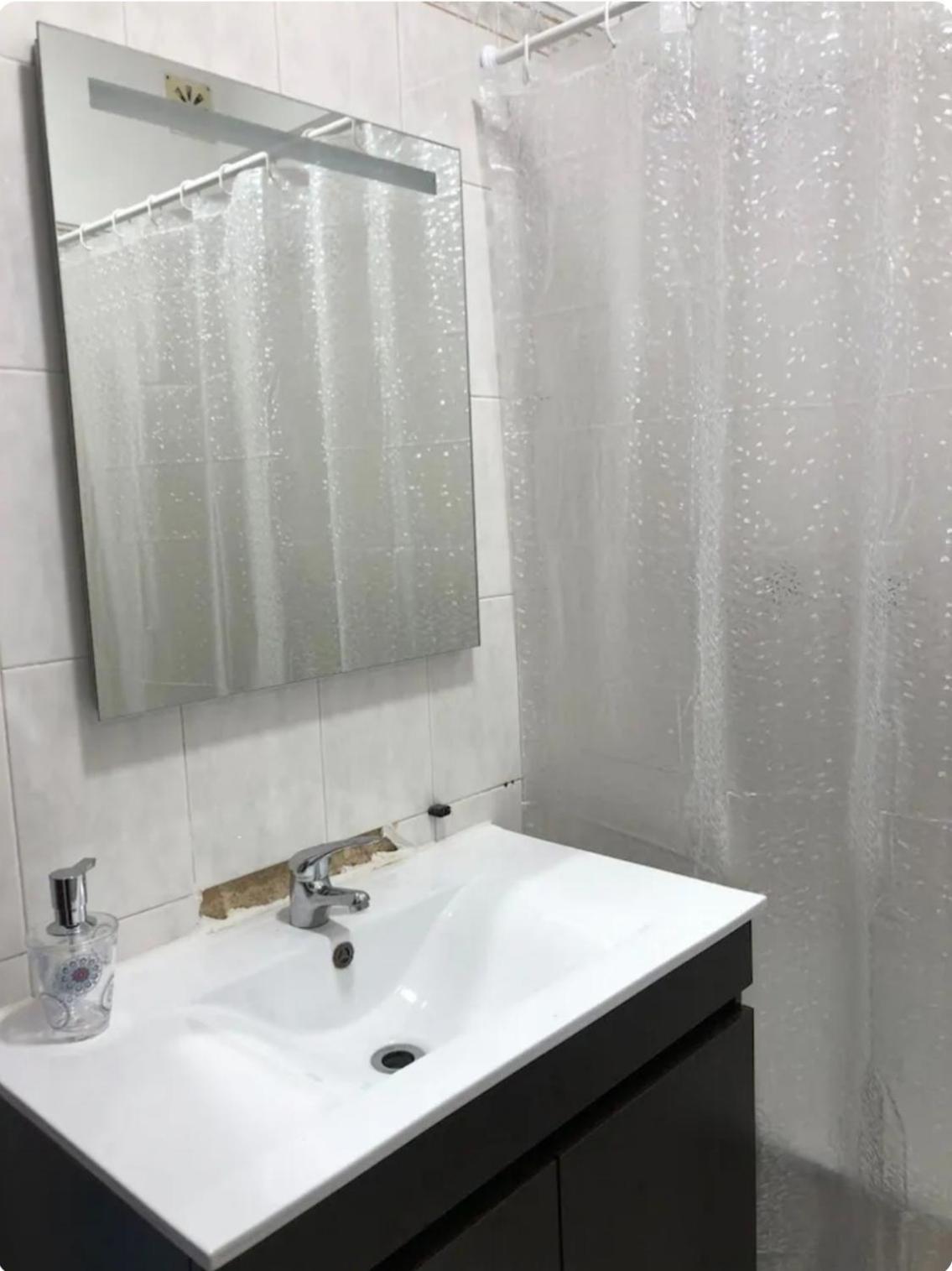 Ferienwohnung Quarto Calmo E Acolhedor Almada Exterior foto